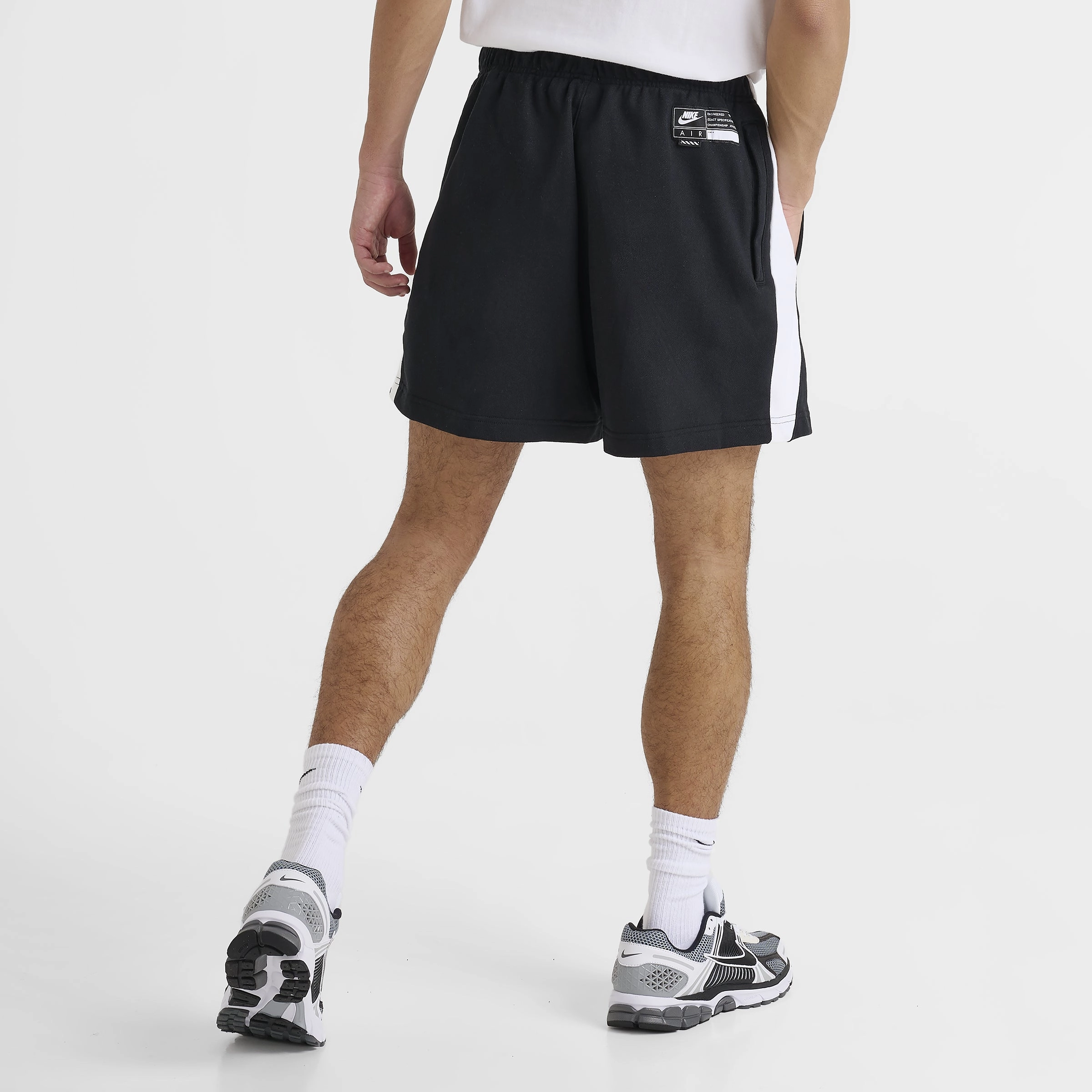 Nike Air Fleece Shorts Black / White - White